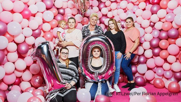 Seit mittlerweile zehn Jahren begleitet RTLzwei die rheinische Familie Wollny. In der Serie „Die Wollnys – Eine schrecklich große Familie“ gewährt der 14-köpfige Kult-Clan den Zuschauern Einblicke in seinen Alltag. Staffel 13 läuft immer mittwochs zur Primetime in Doppelfolgen. (Foto: RTLzwei/Per Florian Appelgren)