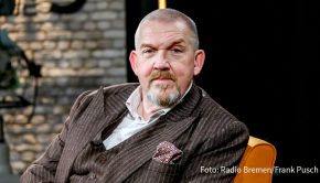 Am morgigen 16. März steht im Ersten eine neue Ausgabe der Radio Bremen-Talkshow „3nach9“ auf dem Programm. Zu Gast sind u.a. der Kölner „Tatort“-Kommissar Dietmar Bär, der Comedian Michael Mittermeier und der ehemalige Bundesinnenminister Gerhart Baum. (Foto: Radio Bremen/Frank Pusch)