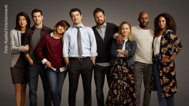 Der Suizid eines erfolgreichen Geschäftsmanns und Familienvaters sorgt in der Dramaserie „A Million Little Things“ dafür, dass auch seine Freunde intensiv über ihre bisherigen Lebenswege nachdenken. Der Seriensender Fox zeigt die viel gelobte US-Produktion ab 10. März in deutscher Erstausstrahlung. (Foto: Kapital Entertainment)