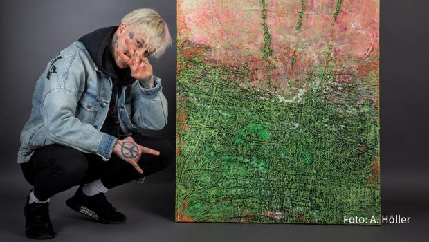 Als erster Künstler überhaupt stellt der Münchener Maler Alexander Höller der Stiftung Laureus Sport for Good ein Bild zur Verfügung. Die Arbeit von „The Emotion Artist“ stammt aus dessen erfolgreicher Wald-Serie und wird zugunsten benachteiligter Kinder und Jugendlicher verlost. (Foto: A. Höller)