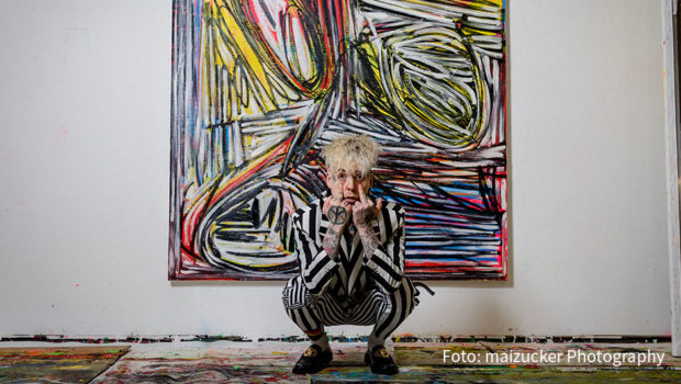 Unter dem Motto „Crazy Times“ ist Alexander Höllers neue Bilderserie „Der stumme Schrei“ ab dem 3. Juli im Wiesbadener „IncubARTor by Galerie Rother“ zu sehen. Weitere Stationen im In- und Ausland sind bereits bestätigt.