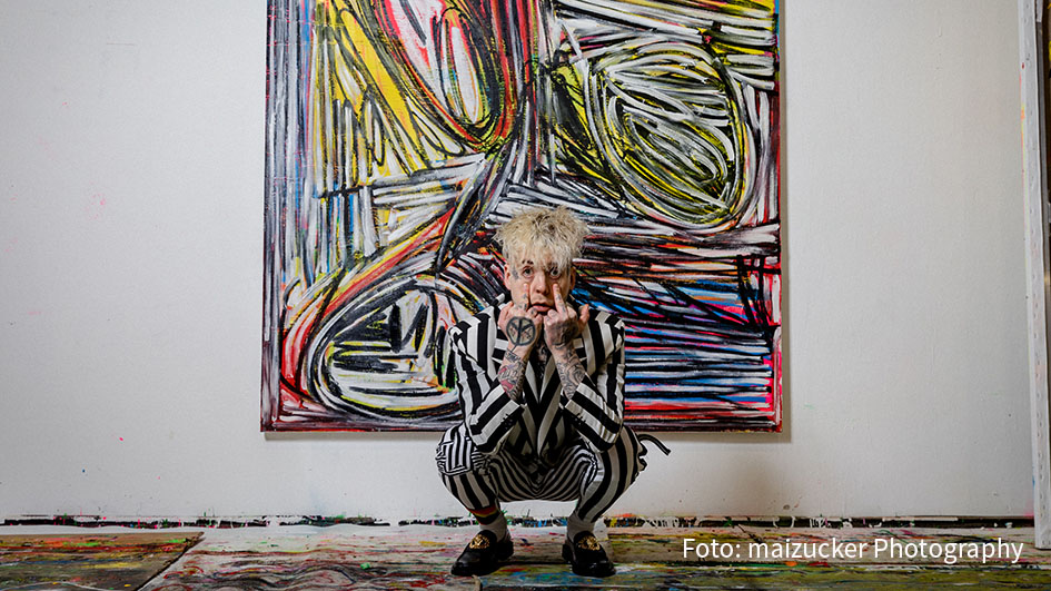 Unter dem Motto „Crazy Times“ ist Alexander Höllers neue Bilderserie „Der stumme Schrei“ ab dem 3. Juli im Wiesbadener „IncubARTor by Galerie Rother“ zu sehen. Weitere Stationen im In- und Ausland sind bereits bestätigt.