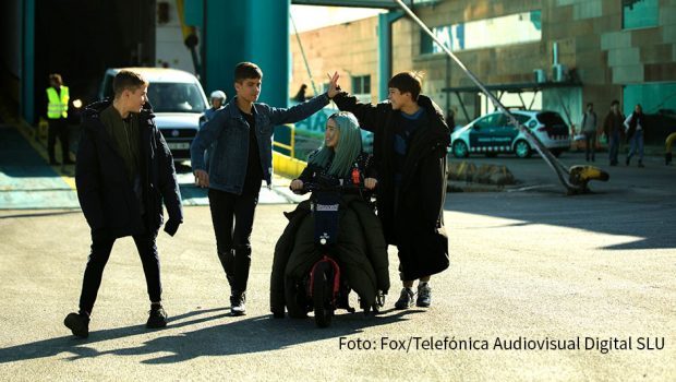 Ab dem 27. April zeigt Fox „Alive and Kicking“, die neue Serie von Albert Espinosa („Club der roten Bänder“), exklusiv als deutsche TV-Premiere. Im Mittelpunkt stehen Jugendliche, die aus einer psychiatrischen Klinik fliehen. Der abenteuerliche Roadtrip wird für sie zur Reise ihres Lebens. (Foto: Fox/Telefónica Audiovisual Digital SLU)