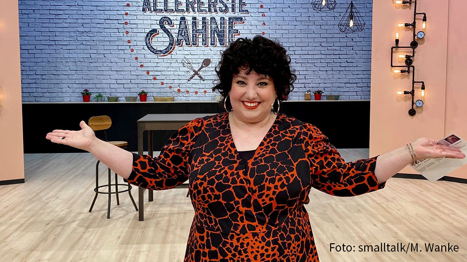 Die erste Staffel der neuen Vox-Backshow „Allererste Sahne“ geht mit dieser Woche zu Ende. Bis einschließlich Freitag sucht Moderatorin Meltem Kaptan wieder den besten Hobbybäcker bzw. die beste Hobbybäckerin aus einem fünfköpfigen Teilnehmerfeld.
