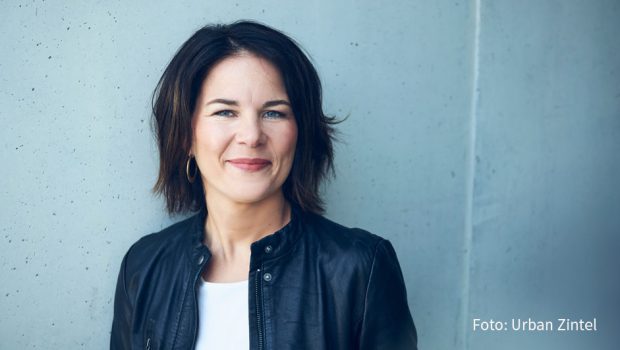 Am heutigen 19. April ist Annalena Baerbock zur Kanzlerkandidatin von Bündnis 90/Die Grünen gekürt worden. Am Abend stellt sie sich bei ProSieben in einem exklusiven Interview den Fragen von Katrin Bauerfeind und Thilo Mischke.