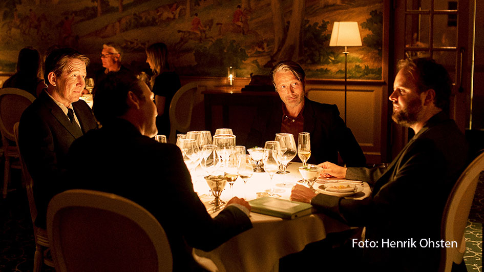 Die 30. Ausgabe des Film Festival Cologne findet ab dem 1. Oktober statt. Zu sehen ist u.a. der neue Film von Thomas Vinterberg, „Another Round“. Der dänische Regisseur und sein Hauptdarsteller Mads Mikkelsen gehören auch zu den Preisträgern des Kölner Festivals. (Foto: Henrick Ohsten)