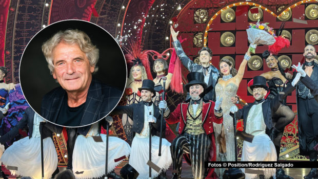 Sarah Engels gab diese Woche ihr Musical-Debüt. In der Kölner Produktion des Jukebox-Musicals „Moulin Rouge“ spielte sie die Hauptrolle der Satine und wurde vom Publikum mit Standing Ovations gefeiert. Kick-Media-Vorstandschef Alexander Elbertzhagen war vor Ort und feierte mit. In seiner heutigen Kolumne nimmt er Engels‘ Auftritt zum Anlass für einige Gedanken über das Musiktheater und eine persönliche Ehrung des erfolgreichsten deutschsprachigen Musical-Autors: Michael Kunze. (Foto © Position/I. Rodríguez Salgado)