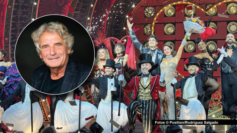 Sarah Engels gab diese Woche ihr Musical-Debüt. In der Kölner Produktion des Jukebox-Musicals „Moulin Rouge“ spielte sie die Hauptrolle der Satine und wurde vom Publikum mit Standing Ovations gefeiert. Kick-Media-Vorstandschef Alexander Elbertzhagen war vor Ort und feierte mit. In seiner heutigen Kolumne nimmt er Engels‘ Auftritt zum Anlass für einige Gedanken über das Musiktheater und eine persönliche Ehrung des erfolgreichsten deutschsprachigen Musical-Autors: Michael Kunze. (Foto © Position/I. Rodríguez Salgado)