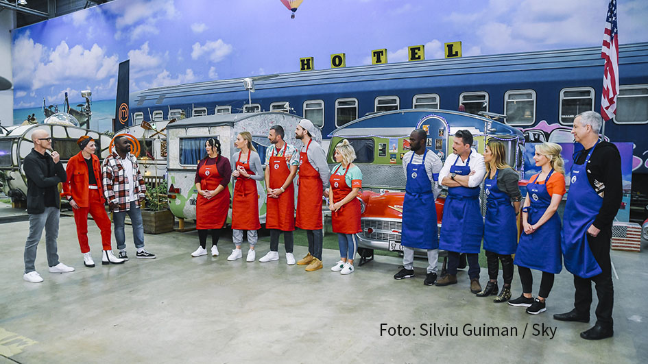 Die neue Kochshow „MasterChef Celebrity“ geht am Montag auf Sky One in die zweite Runde. Als Kandidat ist wieder Entertainer Thomas Hermanns dabei. Bei ihm kommen diesmal unschöne Erinnerungen an seine Schulzeit hoch. (Foto: Silviu Guiman/Sky)