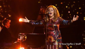 Bei „Big Performance“ fällt am morgigen 3. Oktober die Entscheidung. RTL zeigt das Finale der musikalischen Rateshow, in dem „Adele“ gegen „Mick Jagger“ und „Tom Jones“ antritt. (Foto: TV Now/Steffen Z Wolff)