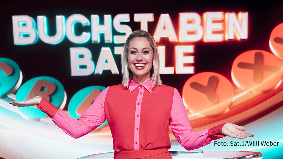 Sat.1 strahlt ab sofort montags bis freitags im Vorabend-Programm jeweils zwei Folgen von „Buchstaben Battle“ aus. In der von Ruth Moschner moderierten Quizshow kämpfen zwei Kandidaten mit prominenter Unterstützung um bis zu 10.000 Euro Preisgeld.