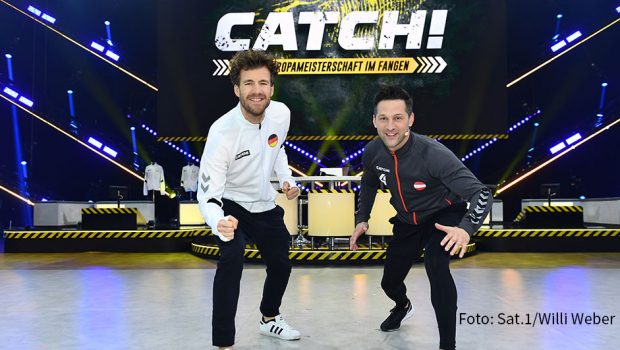 Luke Mockridge ist mit seinem Team Deutscher Meister im Fangen. Am Freitag wird sich zeigen, ob er in seiner Sat.1-Show „CATCH!“ auch den Titel auf europäische Ebene gewinnt. Als Konkurrenz steht ihm u.a. der österreichische Starkoch Alexander Kumptner gegenüber. (Foto: Sat.1/Willi Weber)