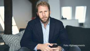 RTL baut seine Daytime wieder um. Ab Ende Oktober werden wochentags ab 14 Uhr neue Doku-Fiction-Formate zu sehen sein, darunter „110 – Echte Fälle der Polizei“ mit Christopher Posch. (Foto: Alphamoments)