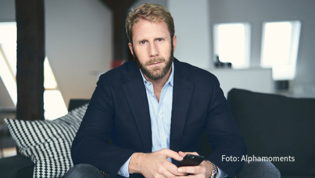 RTL baut seine Daytime wieder um. Ab Ende Oktober werden wochentags ab 14 Uhr neue Doku-Fiction-Formate zu sehen sein, darunter „110 – Echte Fälle der Polizei“ mit Christopher Posch. (Foto: Alphamoments)