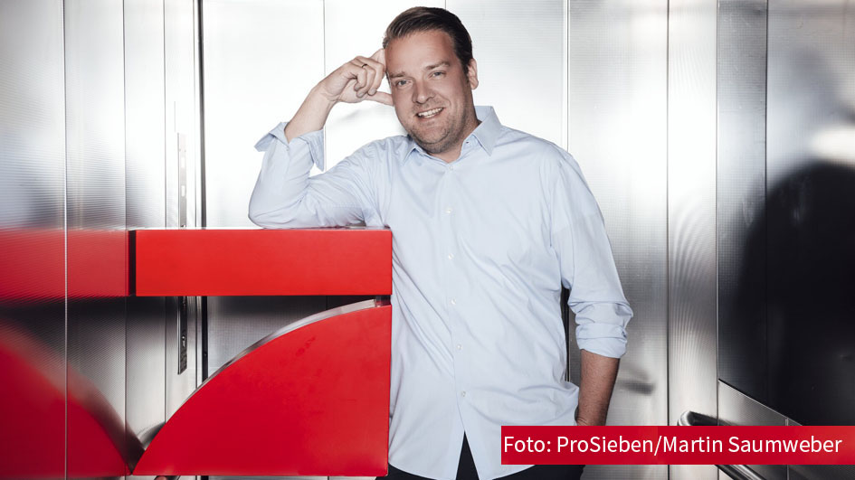 Den Top-Nachwuchs im europäischen Fußball zeigt Senderchef Daniel Rosemann ab Ende März auf ProSieben und ProSieben Maxx. Die beiden Sender übertragen alle Partien der U21-Europameisterschaft in Ungarn und Slowenien. (Foto: ProSieben/Martin Saumweber)