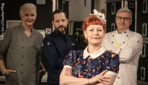 Moderatorin Enie van de Meiklokjes sowie die Juroren Bettina Schliephake-Burchardt, Christian Hümbs und Günther Koerffer begrüßen am Sonntag fünf Kandidaten-Teams zur zweiten Runde von „Das große Backen – Die Profis“. Sat.1 zeigt die Show im Vorabend-Programm. (Foto: Sat.1/Claudius Pflug)