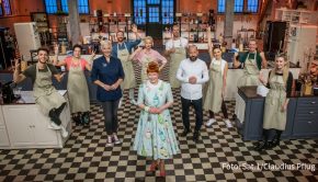 In Sat.1 startet am heutigen 17. Februar Staffel 5 von „Das große Promibacken“. Moderatorin Enie van de Meiklokjes begrüßt acht Teilnehmerinnen und Teilnehmer, die sich dem Urteil des Jury-Duos Bettina Schliephake-Burchardt und Christian Hümbs stellen müssen. (Foto: Sat.1/Claudius Pflug)