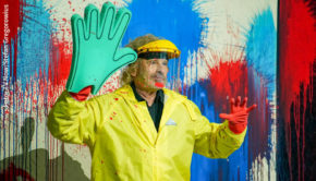 Auch ohne Studiopublikum gingen Thomas Gottschalk, Günther Jauch und Barbara Schöneberger am Samstag in der Show „Denn sie wissen nicht, was passiert“ mit vollem Einsatz zur Sache. RTL verzeichnete die beste Zuschauerzahl in der Geschichte des 2018 gestarteten Formats. (Foto: TV Now/Stefan Gregorowius)