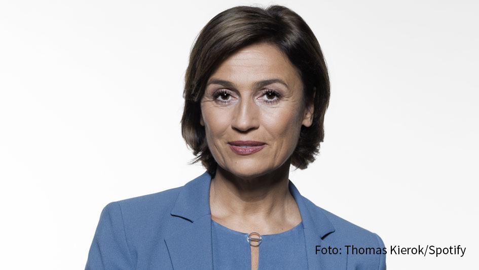 Die Lehrerin und Bildungsaktivistin Gloria Boateng ist in der aktuellen Ausgabe von „Der Sandra Maischberger Podcast“ zu Gast. Das einstündige Gespräch ist seit dem heutigen 15. Januar bei Spotify und in der ARD Audiothek abrufbar. (Foto: Thomas Kierok/Spotify)