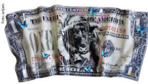 Mit handgeformtem Plexiglas hat Devin Miles einige seiner erfolgreichen neuen Werke gestaltet. Die Unikate des Hamburger Künstlers sind bei Galerien im In- und Ausland gefragt. (Foto: artjam)