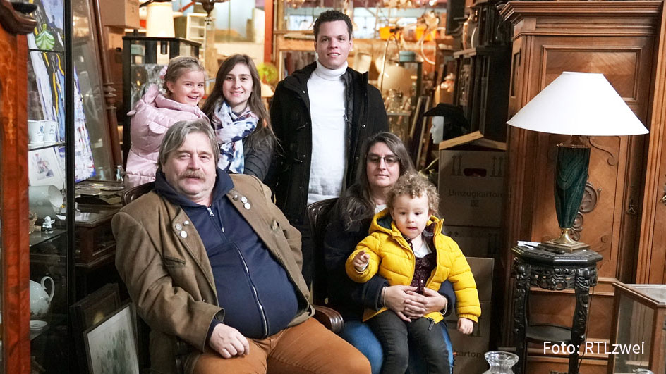 Familie Stuber hat sich in und um Mannheim als führender Dienstleister für Haushaltsauflösungen und Entrümpelungen etabliert. Geschichten aus dem nicht immer spannungsfreien Alltag im Familienimperium erzählt RTLzwei ab heute in der Doku-Soap „Die Stubers – Deutschlands Trödelkönige“. (Foto: RTLzwei)