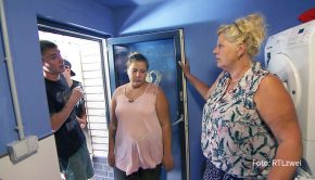 Ab dem heutigen 6. Januar strahlt RTLzwei neue Folgen der Doku-Soap „Die Wollnys – Eine schrecklich große Familie“ aus. Zum Auftakt ist die Stimmung zwischen Tochter Sarafina und ihrem Mann Peter allerdings denkbar schlecht. Mutter Silvia versucht zu schlichten. (Foto: RTLzwei)