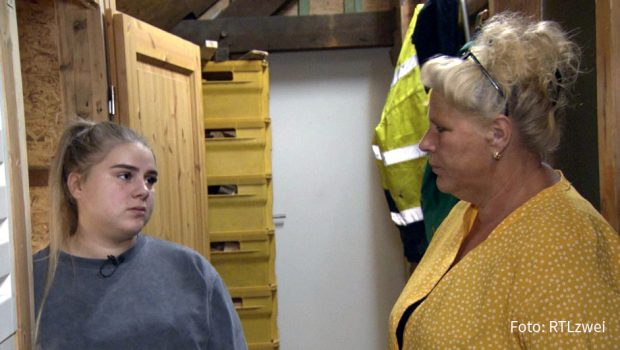 Auch den Wollnys macht die Corona-Krise zu schaffen. In der heutigen Doppelfolge der Doku-Soap auf RTLzwei muss Familienoberhaupt Silvia ihre Tochter Estefania trösten, deren erhoffte Gesangskarriere aufgrund der Pandemie ins Stocken geraten ist. (Foto: RTLzwei)