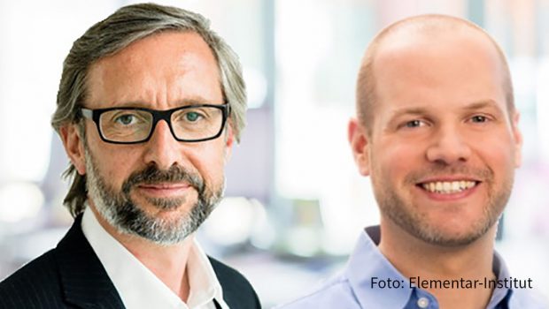 Coach Dirk Schulte vom Elementar-Institut und Axel Gundolf, ehemaliger TV-Chef der Fox Networks Group, wagen sich mit ihrer Podcast-Reihe ins Ungewisse. Für Corona-Zeiten ist ihr Ansatz wie geschaffen. Die beiden sind sicher: „Mit der Haltung der Improvisation gehen Menschen und Organisationen aufmerksamer, kreativer und produktiver mit dem Unvorhersehbaren um.“ (Foto: Elementar-Institut)
