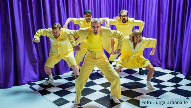 Nach einjähriger Zwangspause findet der Eurovision Song Contest ab dem heutigen 18. Mai in Rotterdam statt. Am Abend werden im ersten Halbfinale zehn Startplätze für die große Show am Samstag vergeben. Darum bewirbt sich u.a. die Formation The Roop aus Litauen, die im vergangenen Jahr als einer der Favoriten gehandelt wurde.