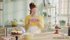 Die Moderatorin Enie van de Meiklokjes lebt auf ihrer eigenen Insel. Zumindest virtuell. Ab sofort wirbt sie in einer Serie von TV-Spots für das Nintendo Switch-Spiel „Animal Crossing: New Horizons“. (Foto: Nintendo 2020)