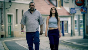 Regisseur Kida Khodr Ramadan und Jungstar Emma Drogunova spielen Hauptrollen in dem Fernsehfilm „In Berlin wächst kein Orangenbaum“, der am morgigen Mittwoch die „Pop-up“-Version des Filmfests München eröffnet. Bis Ende August werden insgesamt acht Filme und Serien gezeigt. (Foto: Filmfest München)