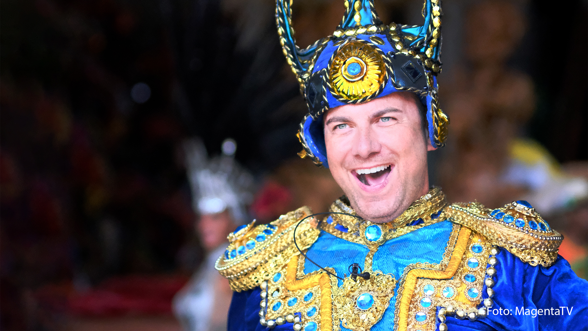 Im neuen Jahr geht‘s für Tim Raue wieder auf kulinarische Expedition. Am 5. Januar verschlägt es den Zwei-Sterne-Koch nach Rio de Janeiro, wo er für das MagentaTV-Original „Herr Raue reist! So schmeckt die Welt“ die Küche der brasilianischen Metropole auf besondere Weise erlebt. (Foto: MagentaTV)