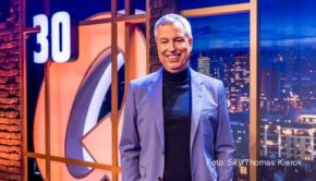 2022 wird der „Quatsch Comedy Club“ 30. Sky startet am 27. Januar die neue Staffel mit einem einstündigen Special. „Stand-up in Deutschland ist jetzt erwachsen, aber auf keinen Fall schon in der Midlife Crisis“, so Gründer Thomas Hermanns. (Foto: Sky/Thomas Kierok)