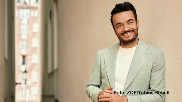 Im kommenden Monat ist Giovanni Zarrella wieder mit seiner großen Samstagabend-Show im ZDF zu sehen. Am heutigen 18. März macht der Entertainer aber erst einmal bei „3nach9“ Station. Weitere Gäste in der Radio Bremen-Talkshow sind u.a. Désirée Nosbusch, Kurt Krömer und Florian Schroeder. (Foto: ZDF/Tobias Schult)
