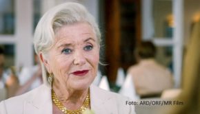 Schauspielerin Jutta Speidel ist derzeit in der ARD-Serie „Tage, die es nicht gab“ zu sehen. Am 24. Februar spricht sie darüber und über ihr gesellschaftliches Engagement in der Radio Bremen-Talkshow „3nach9“. Zu Gast sind u.a. auch Klaus Maria Brandauer, Franca Lehfeldt und Annett Louisan. (Foto: ARD/ORF/MR Film)