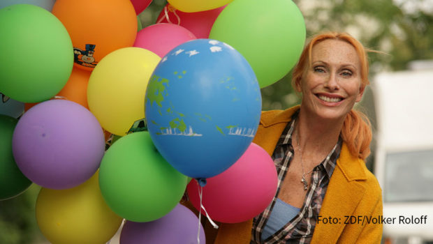 Anlässlich ihres 60. Geburtstags widmet 3sat Andrea Sawatzki im Februar eine ganze Woche, in der insgesamt 14 Filme der mehrfach ausgezeichneten Schauspielerin gezeigt werden. Vom 19. bis 26. Februar gibt‘s u.a. die Komödienreihe nach Sawatzkis eigenen „Bundschuh“-Romanen zu sehen. (Foto: ZDF/Volker Roloff)