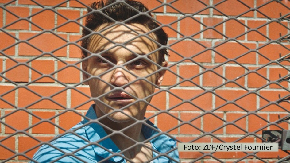 Anlässlich der 74. Berlinale zeigt 3sat ab dem 14. Februar die Filmreihe „Arthouse Kino“ mit zehn internationalen Produktionen. Zu sehen sind dabei auch deutsche Free-TV-Premieren wie das preisgekrönte Drama „Große Freiheit“ mit Franz Rogowski in der Hauptrolle. (Foto: ZDF/Crystel Fournier)