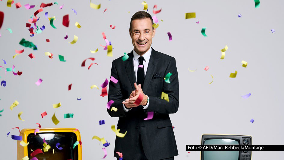 Die ARD wird in diesem Jahr 75 Jahre alt. Aus diesem Anlass gibt’s ab dem 31. März eine Jubiläumswoche mit zahlreichen Programm-Highlights. Darunter ist auch eine von Kai Pflaume präsentierte Samstagabend-Show, in der passenderweise 75 Gäste mitwirken. (Foto: ARD/Marc Rehbeck/Montage)