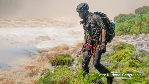 Am 17. April startet bei National Geographic ein brandneues Survival-Abenteuer mit dem britischen Naturforscher Dwayne Fields. Für die neue Dokuserie „Die 7 härtesten Tage“ kämpft er sich innerhalb einer Woche durch die extremsten Regionen der Erde zurück in die Sicherheit der Zivilisation. (Foto: National Geographic)