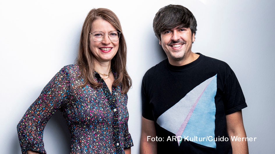 Das von Bettina Kasten und Kristian Costa-Zahn beim MDR koordinierte Digital-Angebot ARD Kultur geht am 26. Oktober an den Start. Gleich zum Auftakt stehen Eigenformate mit prominenten Mitwirkenden wie Daniel Donskoy, Mousse T., Nina Kronjäger und Alligatoah auf dem Programm. (Foto: ARD Kultur/Guido Werner)