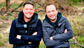 Am 9. Juni schnitt Sternekoch Robin Pietsch in Allstedt den größten Mohnkuchen der Welt an. Am Abend folgte darüber hinaus die Premiere der MDR-Reportage „Abenteuer Harz“ über seine Reise mit Mario D. Richardt. (Foto: MDR)