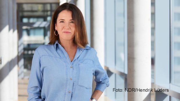 Die deutschen Vorbereitungen auf den Eurovision Song Contest 2022 laufen bereits auf Hochtouren. Eine Fachjury um Delegationschefin Alexandra Wolfslast trifft derzeit eine erste Vorauswahl jener heimischen Musik-Acts, die am 14. Mai beim Finale in Turin auftreten könnten. (Foto: NDR/Hendrik Lüders)