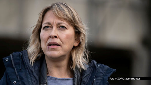 Sechs neue Fälle muss Nicola Walker als titelgebende schottische Polizistin in der zweiten Staffel der Krimiserie „Annika – Mord an Schottlands Küste“ lösen. Das ZDF strahlt sie ab dem 2. Februar jeweils am späten Sonntagabend in Doppelfolgen aus. (Foto: ZDF/Graeme Hunter)