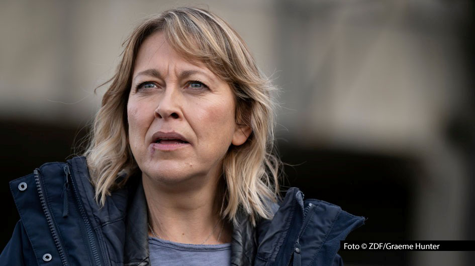 Sechs neue Fälle muss Nicola Walker als titelgebende schottische Polizistin in der zweiten Staffel der Krimiserie „Annika – Mord an Schottlands Küste“ lösen. Das ZDF strahlt sie ab dem 2. Februar jeweils am späten Sonntagabend in Doppelfolgen aus. (Foto: ZDF/Graeme Hunter)