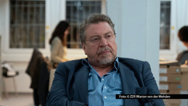 Noch bis zum 16. März läuft in Wiesbaden die 21. Ausgabe des Deutschen FernsehKrimi-Festivals. Bereits am 9. März wurde Armin Rohde dort mit dem Ehrenpreis ausgezeichnet. Der Schauspieler verkörpert seit 2003 im ZDF den Kommissar der Reihe „Nachtschicht“. Foto: © ZDF/Marion von der Mehden