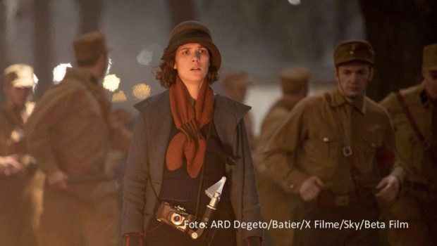 Mit einer fünften Staffel kommt die Erfolgsserie „Babylon Berlin“ zum Abschluss. ARD, X Filme Creative Pool und Beta Film realisieren das Projekt nach dem Rückzug von Sky ohne neuen Partner. Die Dreharbeiten mit u.a. Liv Lisa Fries sollen im Oktober 2024 starten. (Foto: ARD Degeto/Batier/X Filme/Sky/Beta Film)