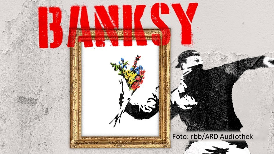 In neun Episoden führt der Podcast „Banksy – Rebellion oder Kitsch?“ zu den wichtigsten Schauplätzen im Leben und künstlerischen Schaffen des Street-Art-Künstlers Banksy. Die von rbb Kultur produzierte Serie startet am 7. Juli exklusiv in der ARD-Audiothek. (Foto: rbb/ARD Audiothek)