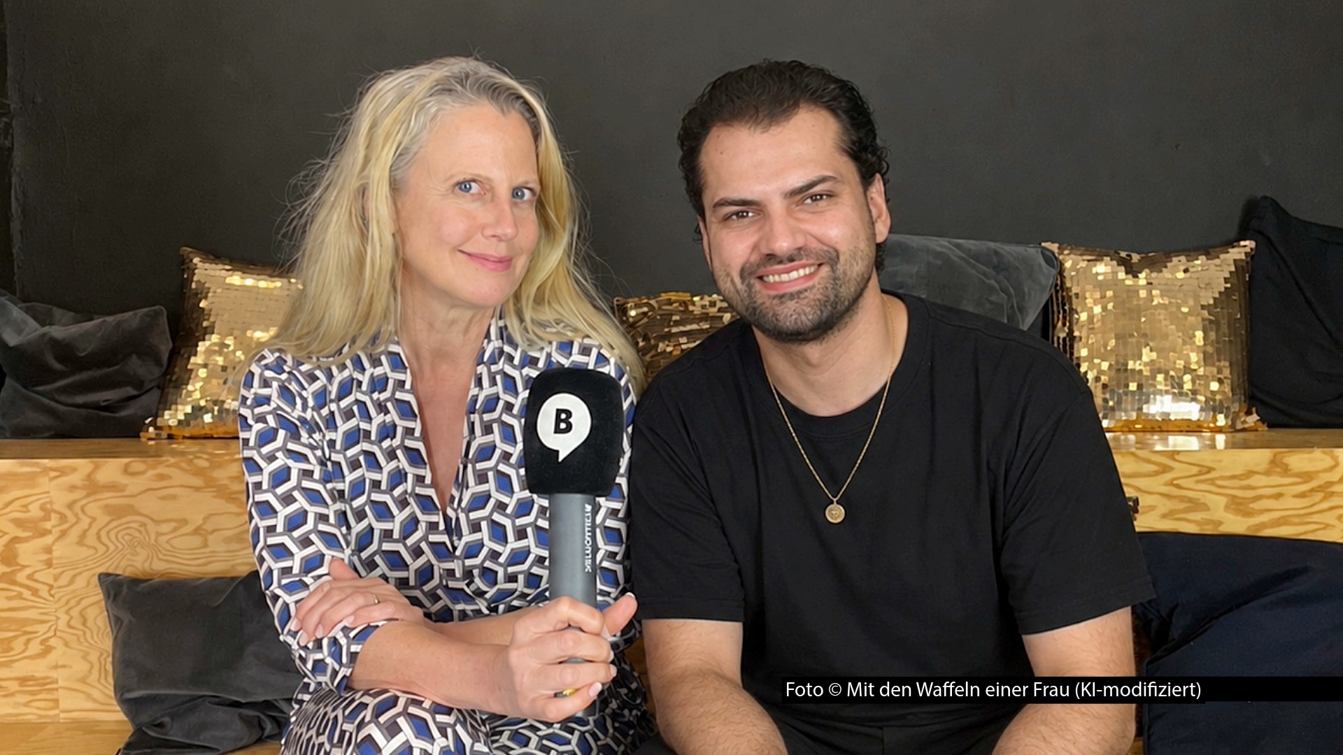 HP_Barbara Schöneberger, Jimi Blue Ochsenknecht_Foto Mit den Waffeln einer Frau_KI modifiziert