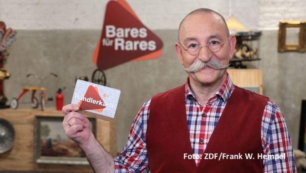 Starkoch Horst Lichter hat sich in den vergangenen zehn Jahren auch als TV-Moderator in der Trödelshow „Bares für Rares“ etabliert. Mittlerweile verkaufte ZDF Studios das Format in zehn internationale Märkte. In diesem Jahr ist auch eine marokkanische Adaption auf Sendung gegangen. (Foto: ZDF/Frank W. Hempel)