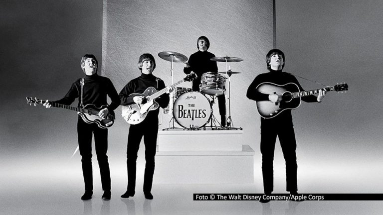 In der Doku-Serie „Anthology“ erzählten die Beatles selbst vor 30 Jahren ihre ereignisreiche Bandgeschichte. Nun gibt’s das Ganze in inhaltlich überarbeiteter Form und optimierter Qualität als Neuauflage bei Disney+. Seit dem 28. November sind alle neun Folgen verfügbar. Foto © Walt Disney Company/Apple Corps